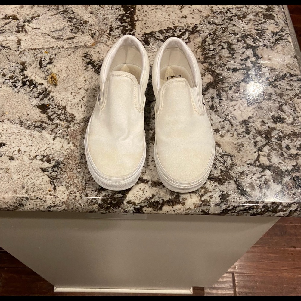 White women size 9 Vans